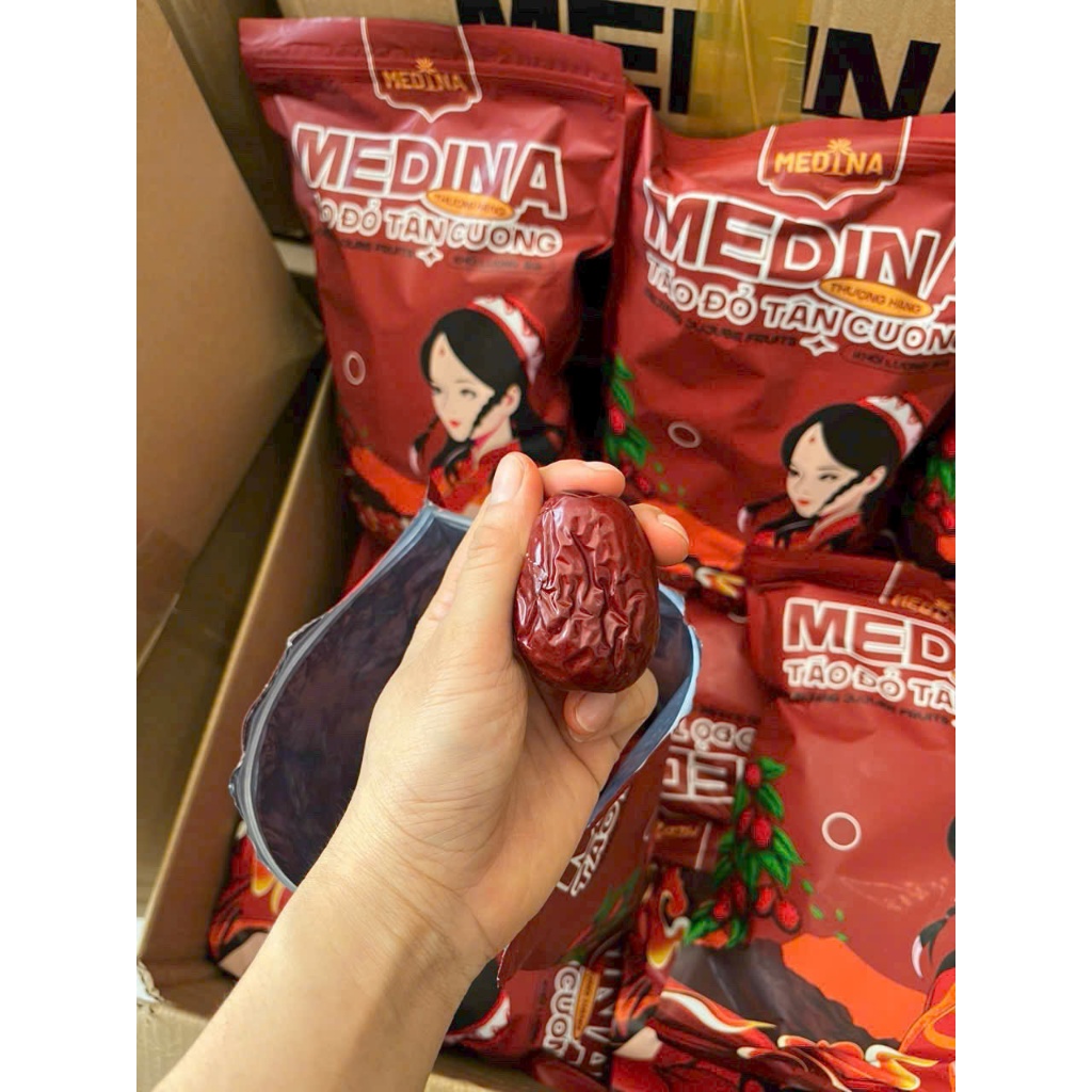 Táo đỏ Tân Cương MEDINA size 60-70 quả/ Túi 1kg DẺO NGỌT TỰ NHIÊN