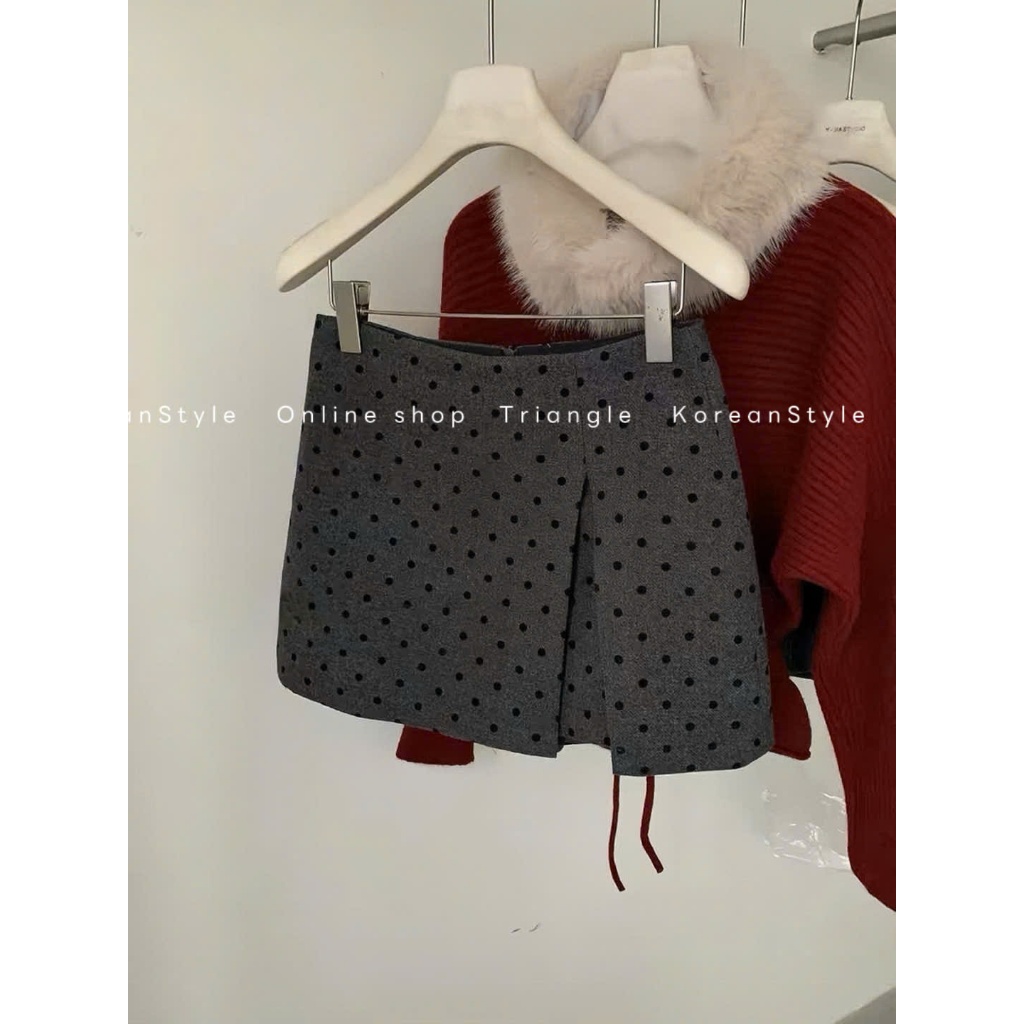 TRIANGLE - BeU Skirt (Cân nhắc kỹ, return is not welcomed)- Chân váy dạ dáng ngắn chữ A xẻ nhẹ dễ mặc