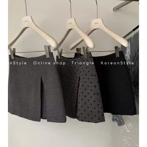 TRIANGLE - BeU Skirt (Cân nhắc kỹ, return is not welcomed)- Chân váy dạ dáng ngắn chữ A xẻ nhẹ dễ mặc