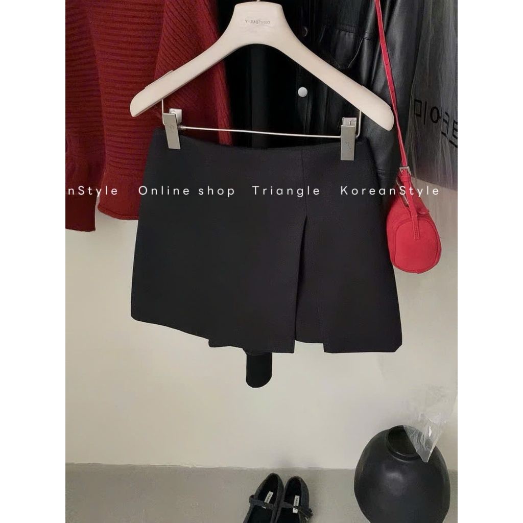 TRIANGLE - BeU Skirt (Cân nhắc kỹ, return is not welcomed)- Chân váy dạ dáng ngắn chữ A xẻ nhẹ dễ mặc