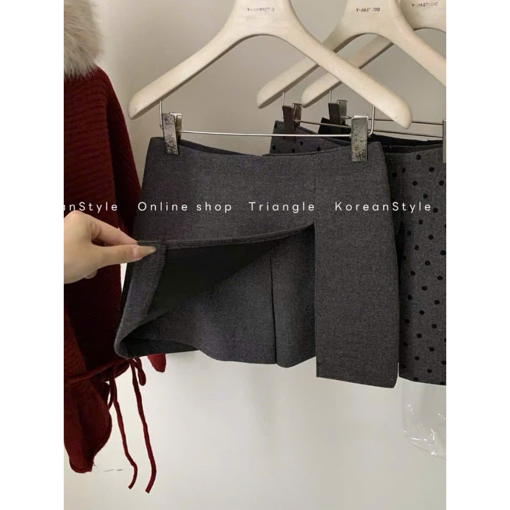 TRIANGLE - BeU Skirt (Cân nhắc kỹ, return is not welcomed)- Chân váy dạ dáng ngắn chữ A xẻ nhẹ dễ mặc