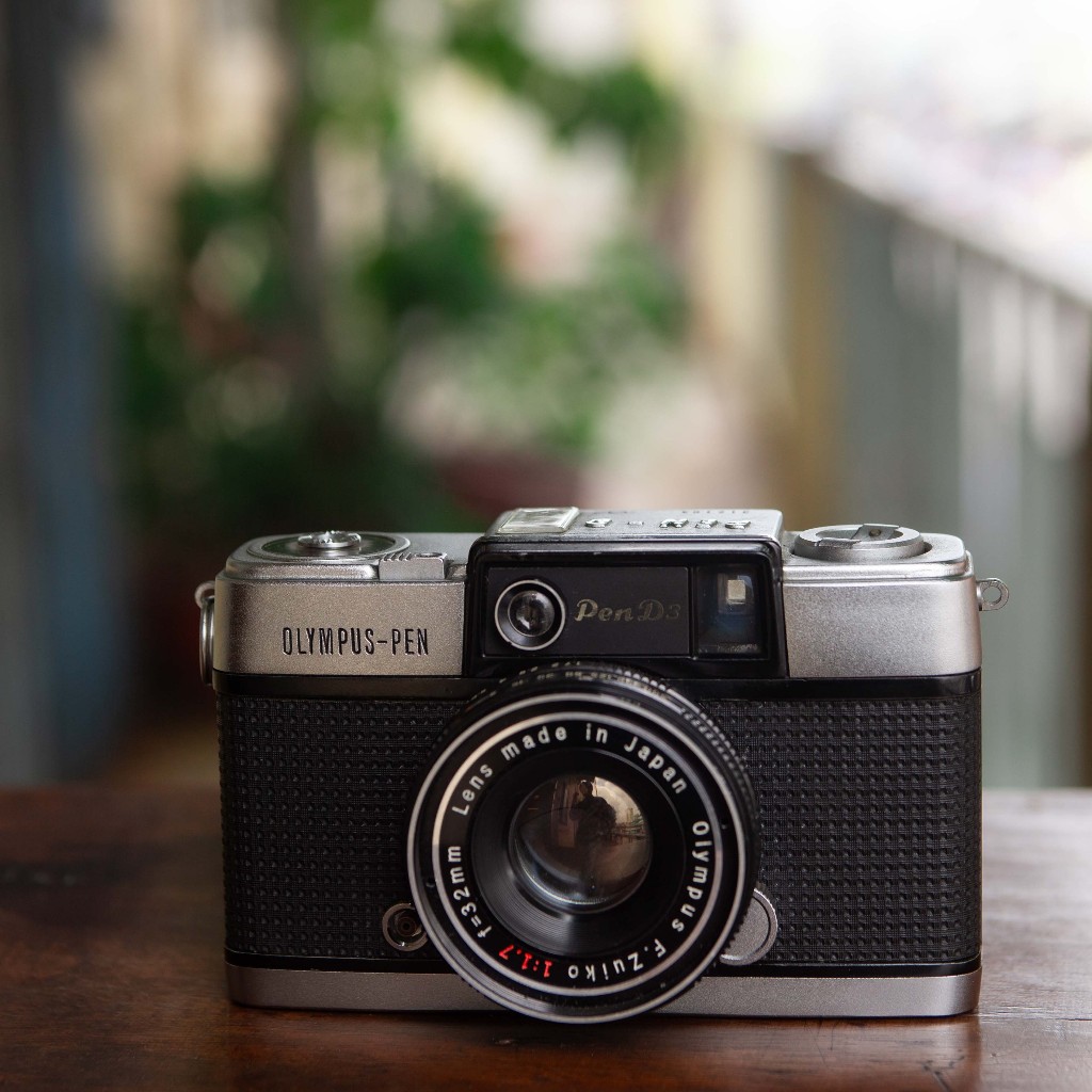 Olympus Pen D3 (Silver/ Seri 312164) – F.Zuiko 32mm f/1.7 [RF
