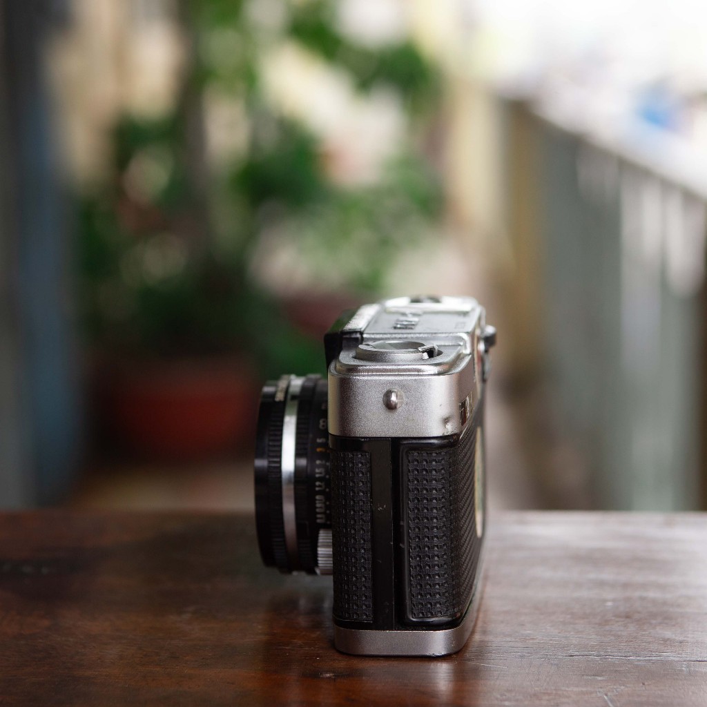 Olympus Pen D3 (Silver/ Seri 312164) – F.Zuiko 32mm f/1.7 [RF