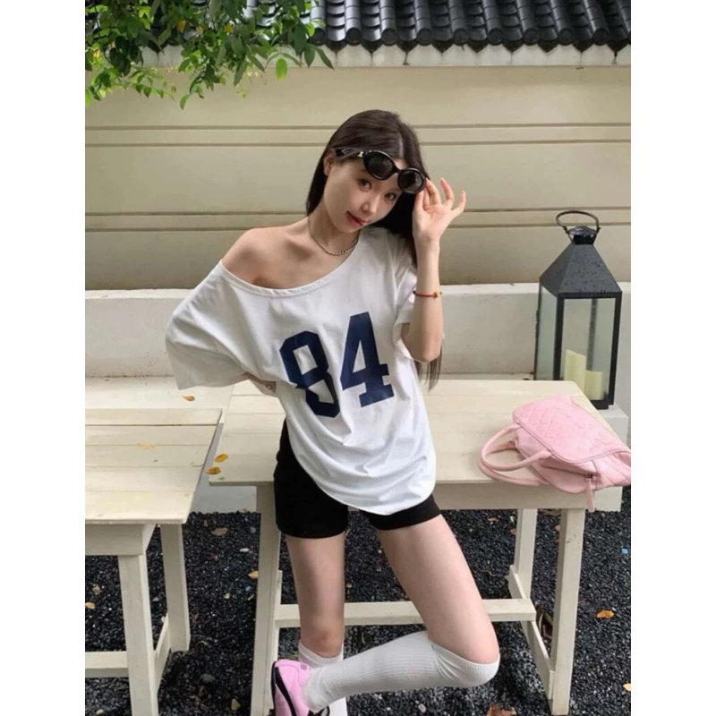 [Peinn] Áo thun lệch vai 84 nữ form rộng phong cách Hàn quốc