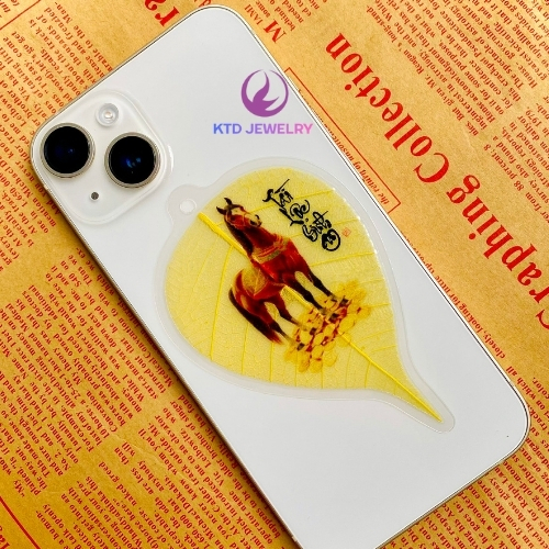 Lá Bồ Đề KATEDA Ngựa Để Ốp Điện Thoại, Để Bóp Ví, Treo Xe Ô Tô , Treo Cây Mai Size 6 x 9cm.
