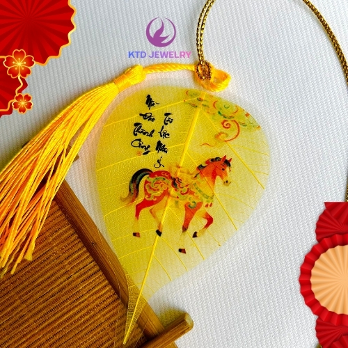 Lá Bồ Đề KATEDA Ngựa Để Ốp Điện Thoại, Để Bóp Ví, Treo Xe Ô Tô , Treo Cây Mai Size 6 x 9cm.