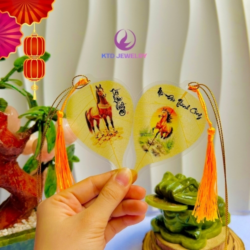 Lá Bồ Đề KATEDA Ngựa Để Ốp Điện Thoại, Để Bóp Ví, Treo Xe Ô Tô , Treo Cây Mai Size 6 x 9cm.