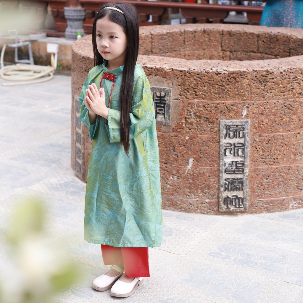 Áo Dài Đi Chơi Cho Bé Gái Liena's Closet Vải Tơ Ong Cao Cấp Mềm Mại Thiết Kế Cơ Bản Hiện Đại