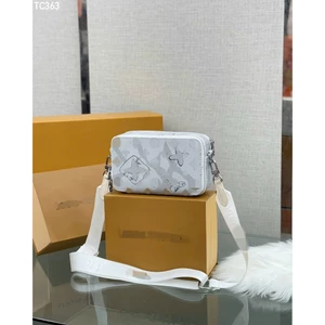 Túi đeo chéo da mềm họa tiết Eo Vỳ thiết kế sang trọng hàng Fullbox