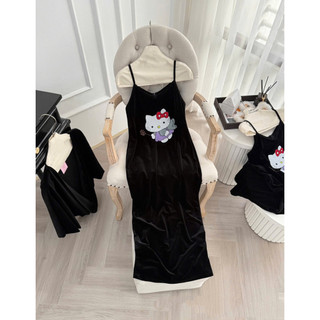 Váy nhung hàn hai dây thêu hình hello kitty dáng xuông