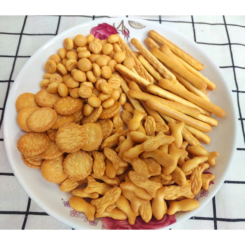 Mix 4 loại Bánh Quy Mặn Liên Hưng: Bánh Quy Đũa, Hạt Ngọc, Tròn, Quy hình Con Cá