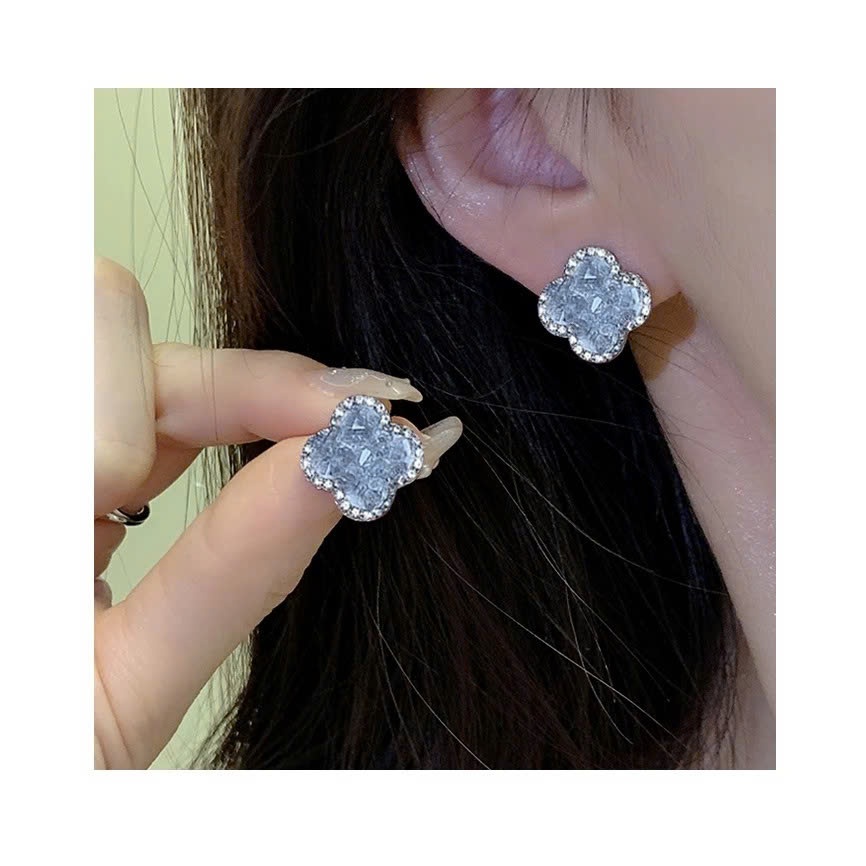 Bông tai cỏ bốn lá màu xanh kim bạc S925 2025 mới phong cách hot nhỏ tươi bông tai dành cho nữ cao cấp KT38