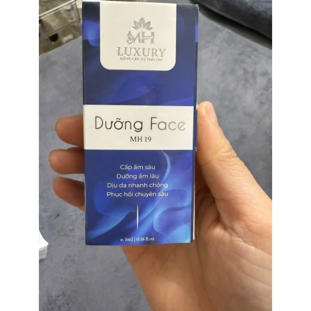 Thiết kế của MH Luxury Dưỡng Face Serum Phục Hồi Giảm Đỏ Chuyên Sau Tiêu Chuẩn