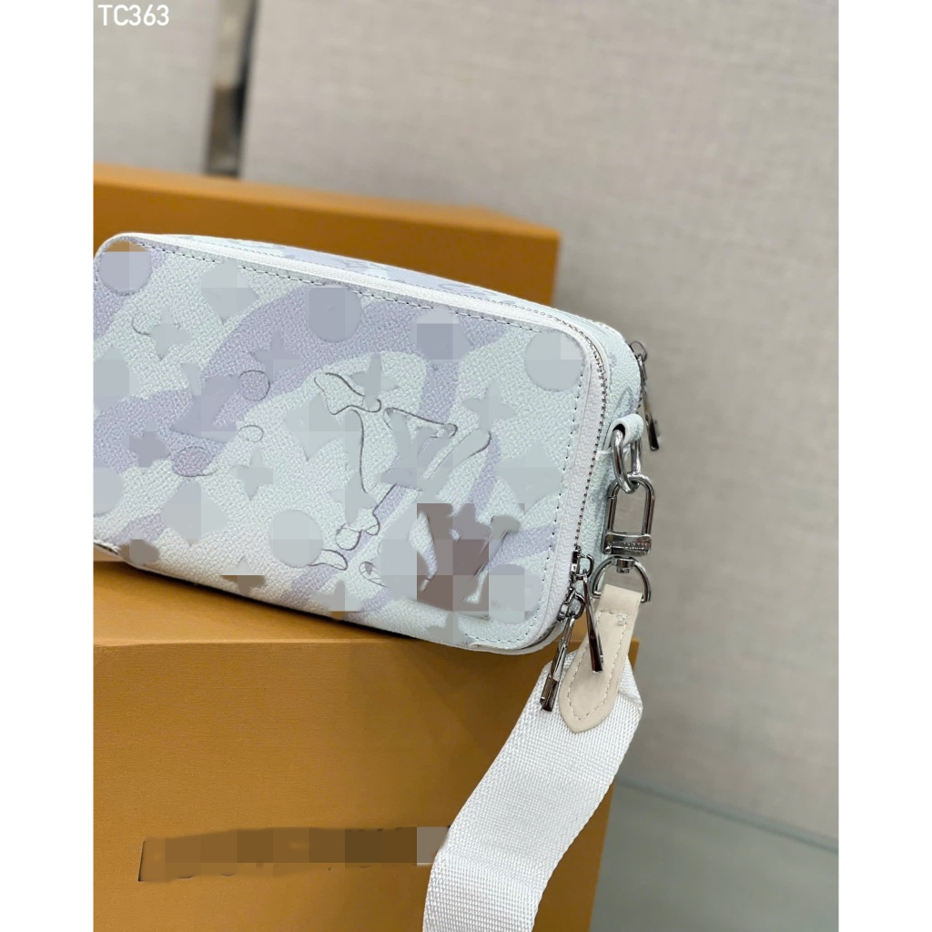 Túi đeo chéo thời trang họa tiết Lờờ Vêê Fullbox – Phù hợp đi chơi, đi làm