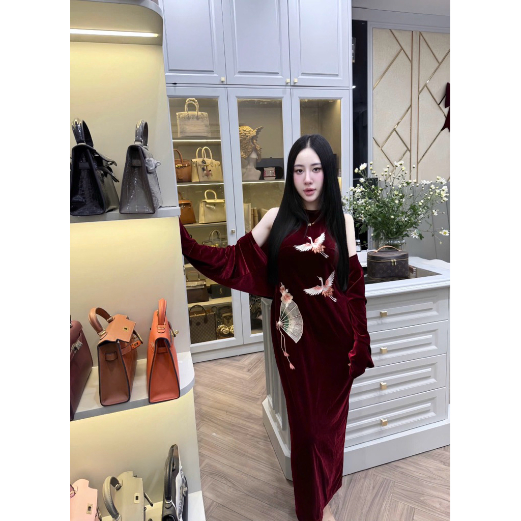 Set váy nhung đỏ thêu hình mặc đi chơi tết chảnh lắm nha