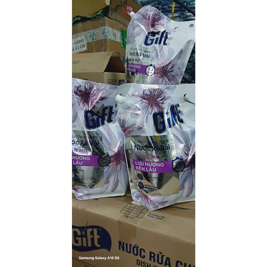 Nước xả vải GIFT hương mộng mơ lưu hương