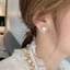 Bông tai đính đá và ngọc trai nhân tạo phong cách Hàn Quốc hot trend dễ phối đồ
