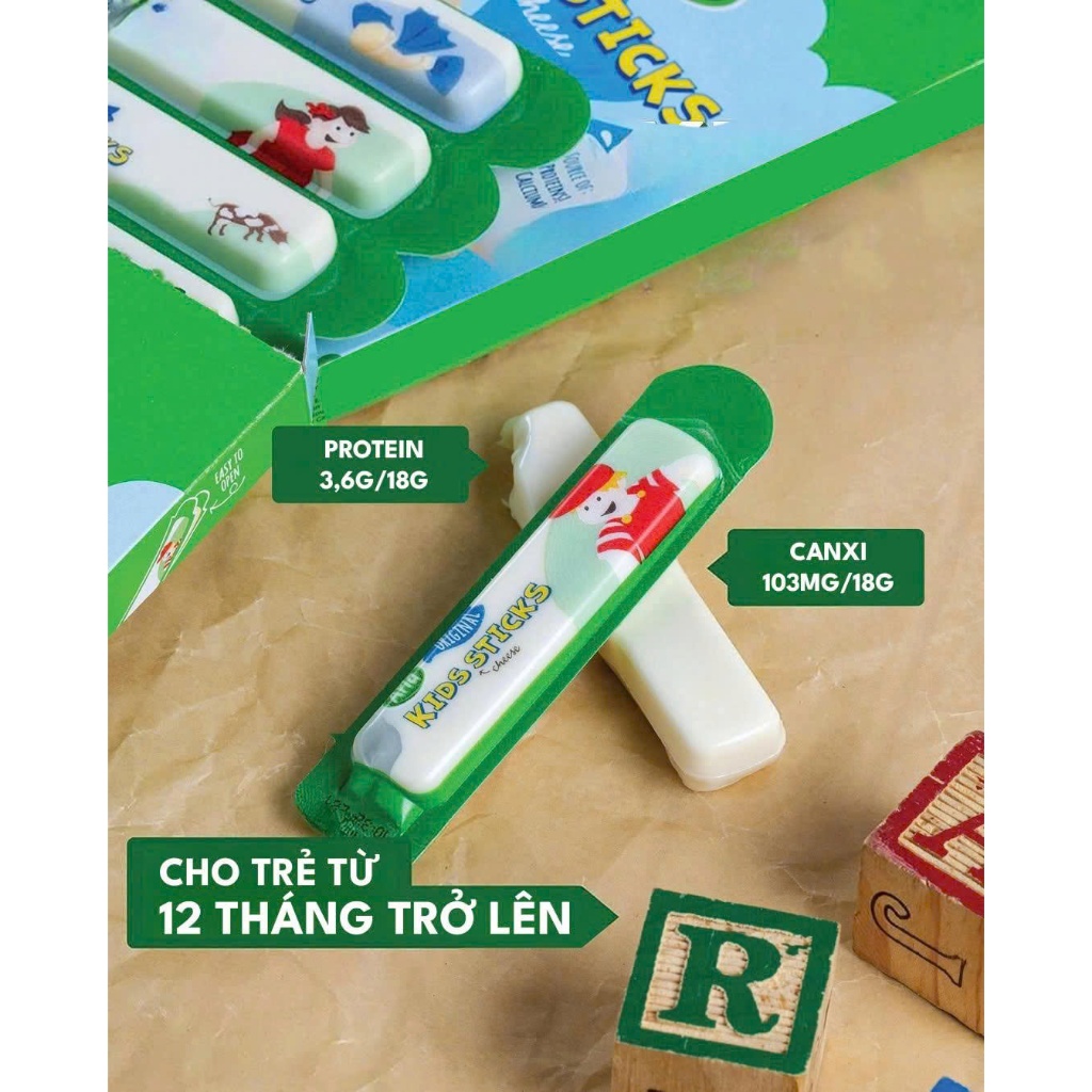 Phô mai que Arla Kids Sticks vị thơm ngon Hộp 6 gói (18g) cung cấp protein, canxi cho trẻ em