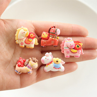 Bộ 10 Sticker, Charm 3D chủ đề Tết 2026, Xuân Bính Ngọ nhựa cứng gắn Dép Sục, Cá sấu JB-428 Mita