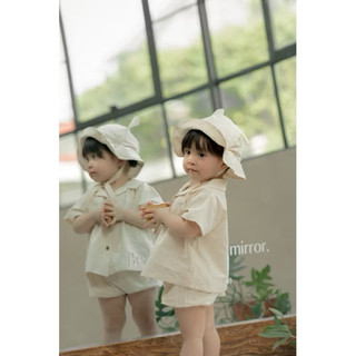 Set bé gái màu be quần đùi kèm mũ
