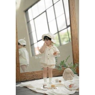 Set bé gái màu be quần đùi kèm mũ
