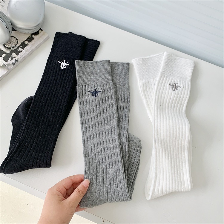 Vớ Tất nữ siêu cổ cao thêu hình Nhện phong cách dễ thương, xinh xắn.
