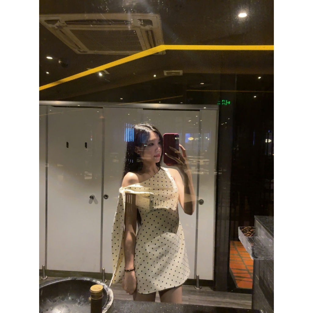 Váy đầm lệch vai chấm bi dáng ngắn, Váy đầm trễ vai chấm bi xoè nhẹ phong cách ngọt ngào_VD012