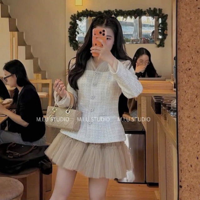 Set áo dạ dài tay cổ vuông phối lưới cao cấp đính cúc hoa nổi bật kèm chân váy ngắn bồng xoè style tiểu thư sang chảnh