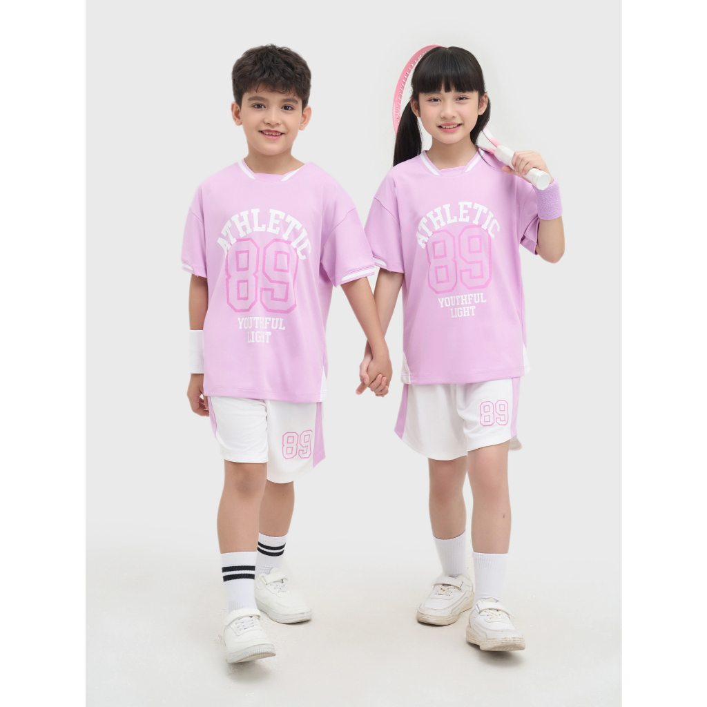 Bộ quần áo active unisex trẻ em CANIFA cổ V tay ngắn phối màu có hình in dáng thể thao năng động 3ST25S003