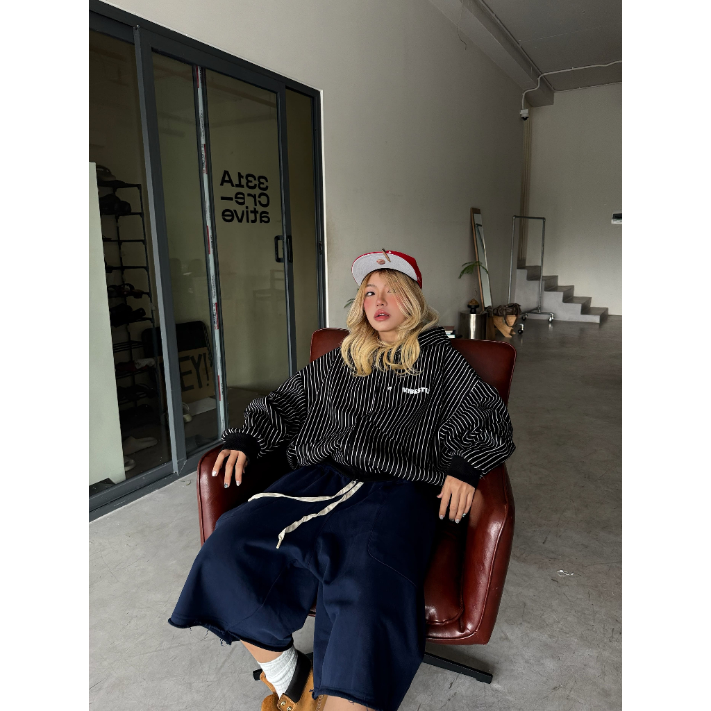 Áo Hoodie Sọc Dọc Nỉ 2 Da  VIBESTU " Logo " Boxy Tay Dơi Unisex Nam Nữ | BigBuy360 - bigbuy360.vn