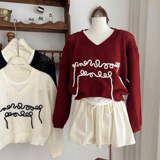 Áo nữ dài tay chất len đan lưới kèm áo ba lỗ thiết kế Layer cổ V họa tiết móc chữ form rộng hàng Quảng Châu.