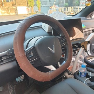 Bọc Vô lăng Ô Tô Tay Lái cho xe VINFAST VF3 E34 VF5, VF8, VF9, LIMO, MPV 7, Herio Chất da bò thật 100% bảo hành 2 năm