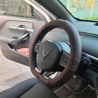 Bọc Vô lăng Ô Tô Tay Lái cho xe VINFAST VF3 E34 VF5, VF8, VF9, LIMO, MPV 7, Herio Chất da bò thật 100% bảo hành 2 năm