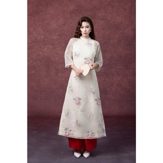 SWANLAKE | Áo Dài Cách Tân Nữ Xuân Nhã Suông Tà Kép Cổ Trụ Chất Vải Tơ Ép Thêu Hoa Tay Lỡ L13254