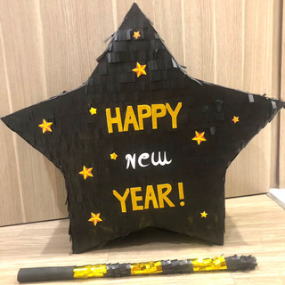 Pinata Countdown Happy new year star