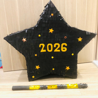 Pinata Countdown Happy new year star