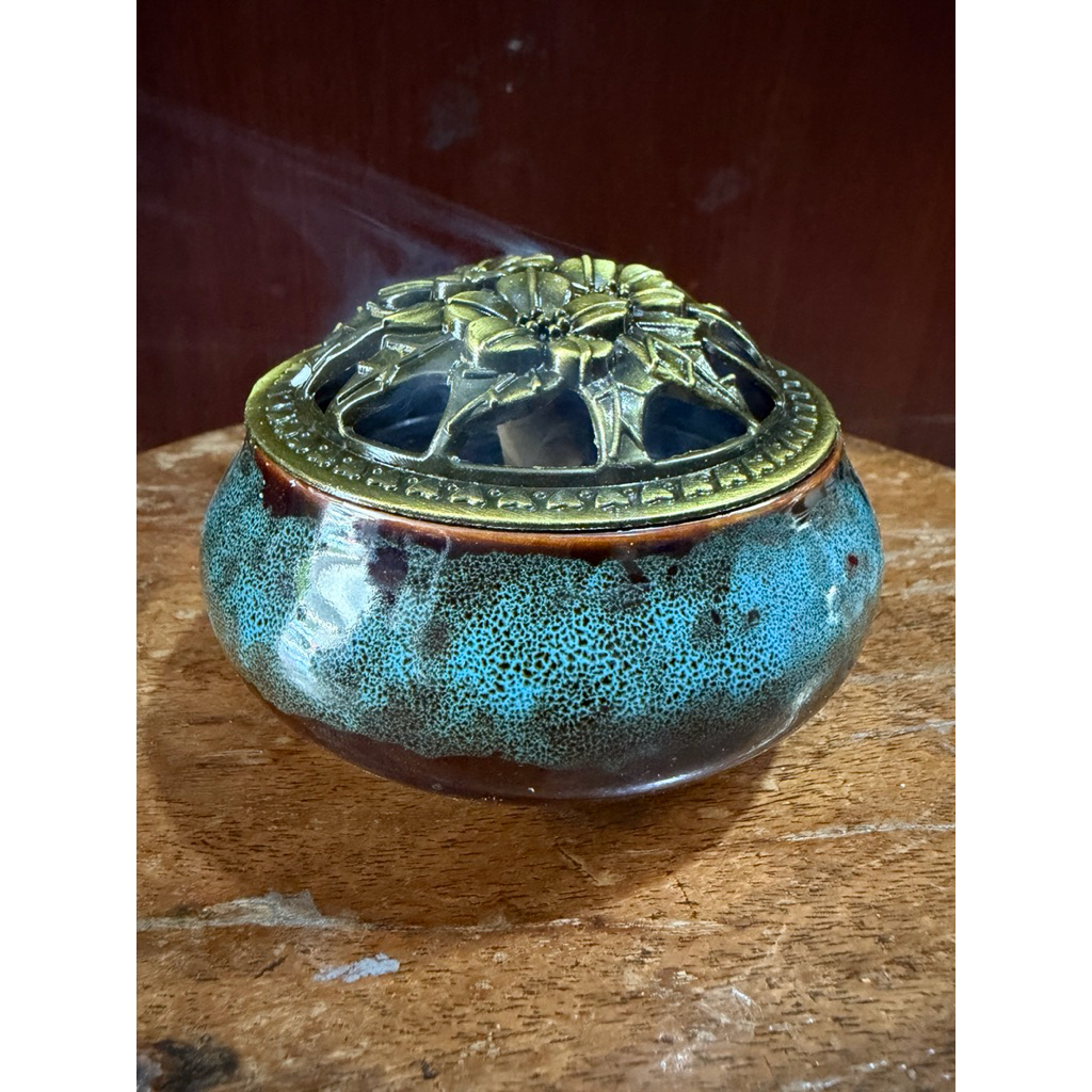 LƯ XÔNG TRẦM SỨ NẮP HỢP KIM – SANG TRỌNG & THANH TỊNH