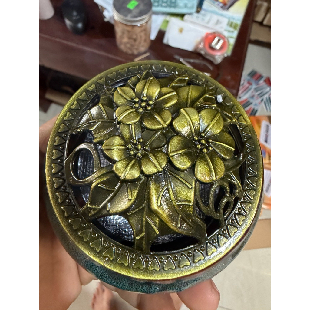 LƯ XÔNG TRẦM SỨ NẮP HỢP KIM – SANG TRỌNG & THANH TỊNH