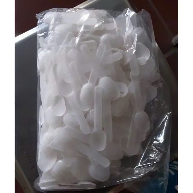 Thìa sữa chua trắng loại đẹp Túi 500g, 1000g tiện lợi sử dụng hằng ngày