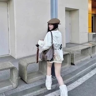 Áo Khoác Nữ Bomber Jacket Nữ Tính Basic Tay Nhún In Chữ S sau Lưng Chất Gió Lì 2 Lớp Hotrend 2026