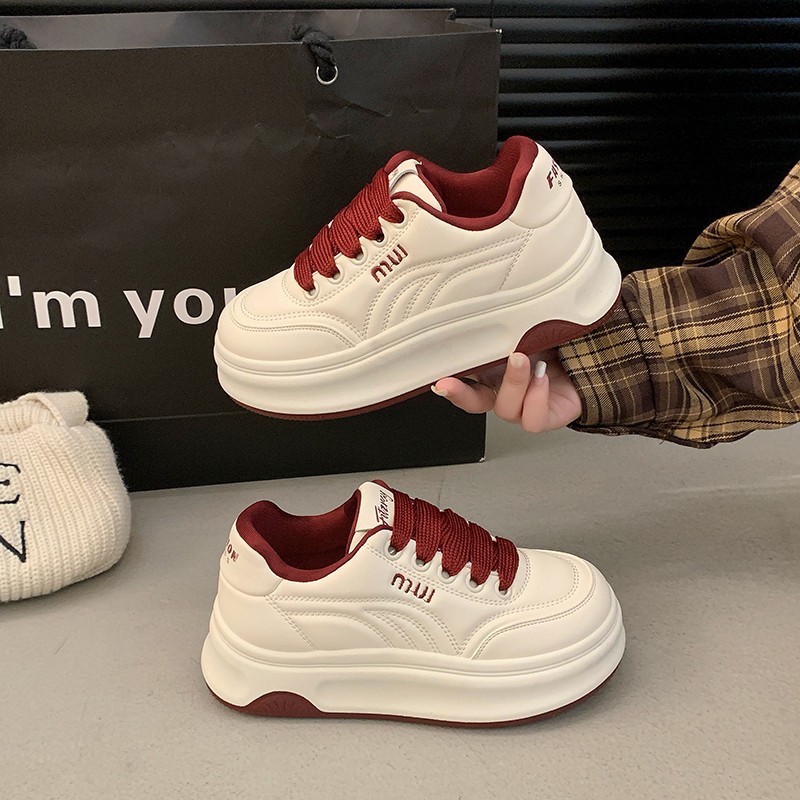 Giày Sneaker Nữ Đế Dày Trắng Kem Phối Đỏ Rượu – Dây Bản To, Tăng Chiều Cao