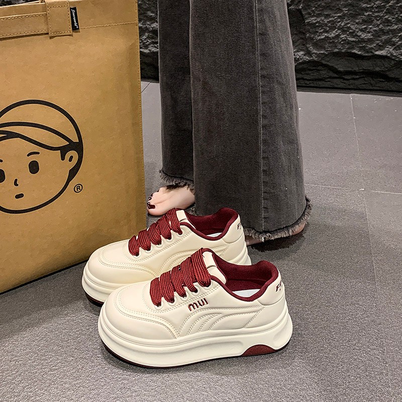 Giày Sneaker Nữ Đế Dày Trắng Kem Phối Đỏ Rượu – Dây Bản To, Tăng Chiều Cao