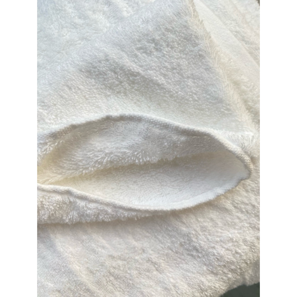 Khăn tắm trắng 60x120cm xuất dư tag vàng xịn