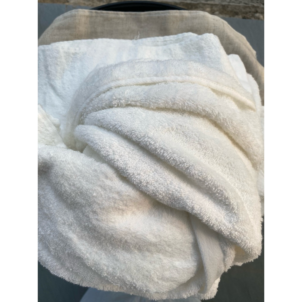 Khăn tắm trắng 60x120cm xuất dư tag vàng xịn