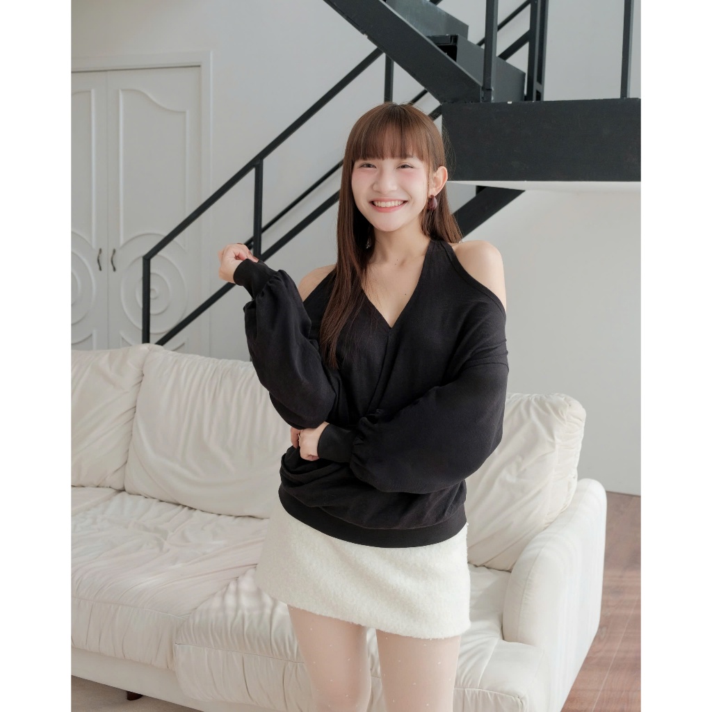 Áo Nữ VANGELI TOP Form Rộng Cổ Yếm Cut Out SECODEE