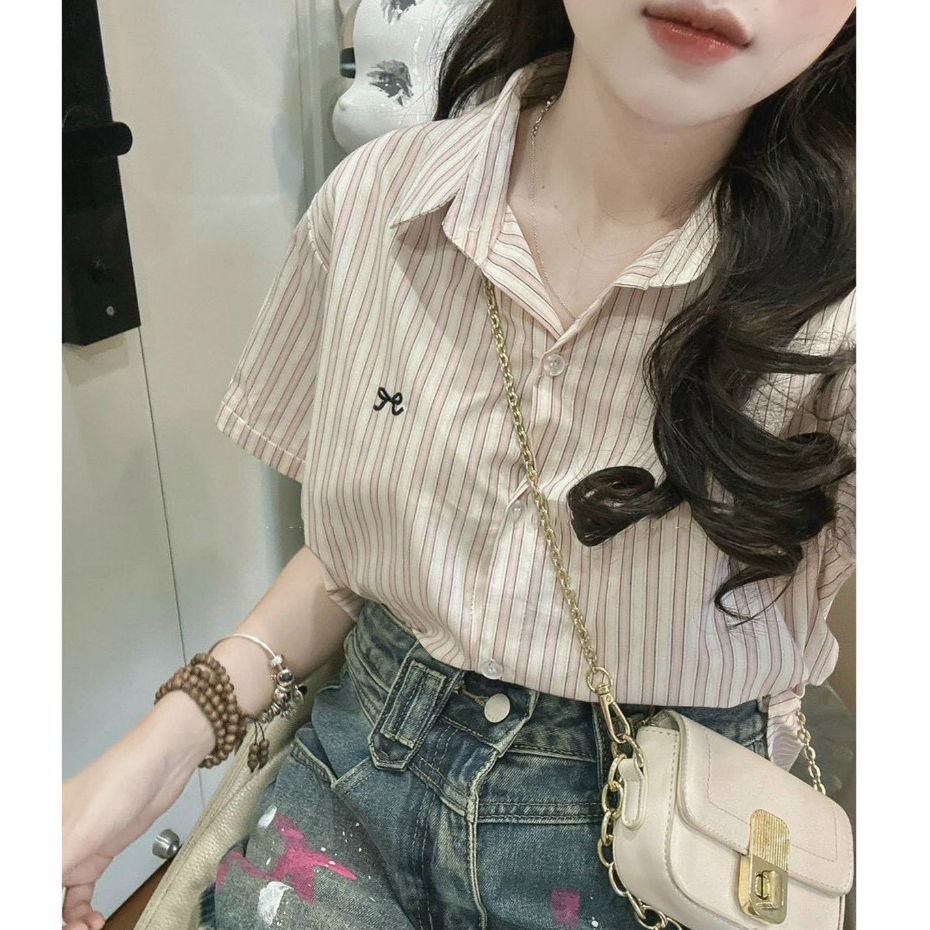 áo sơ mi kẻ sọc nữ cộc tay thêu nơ , áo sơ mi nữ cộc tay thêu nơ kiểu dáng hàn quốc Huyenstore.23 (A142)