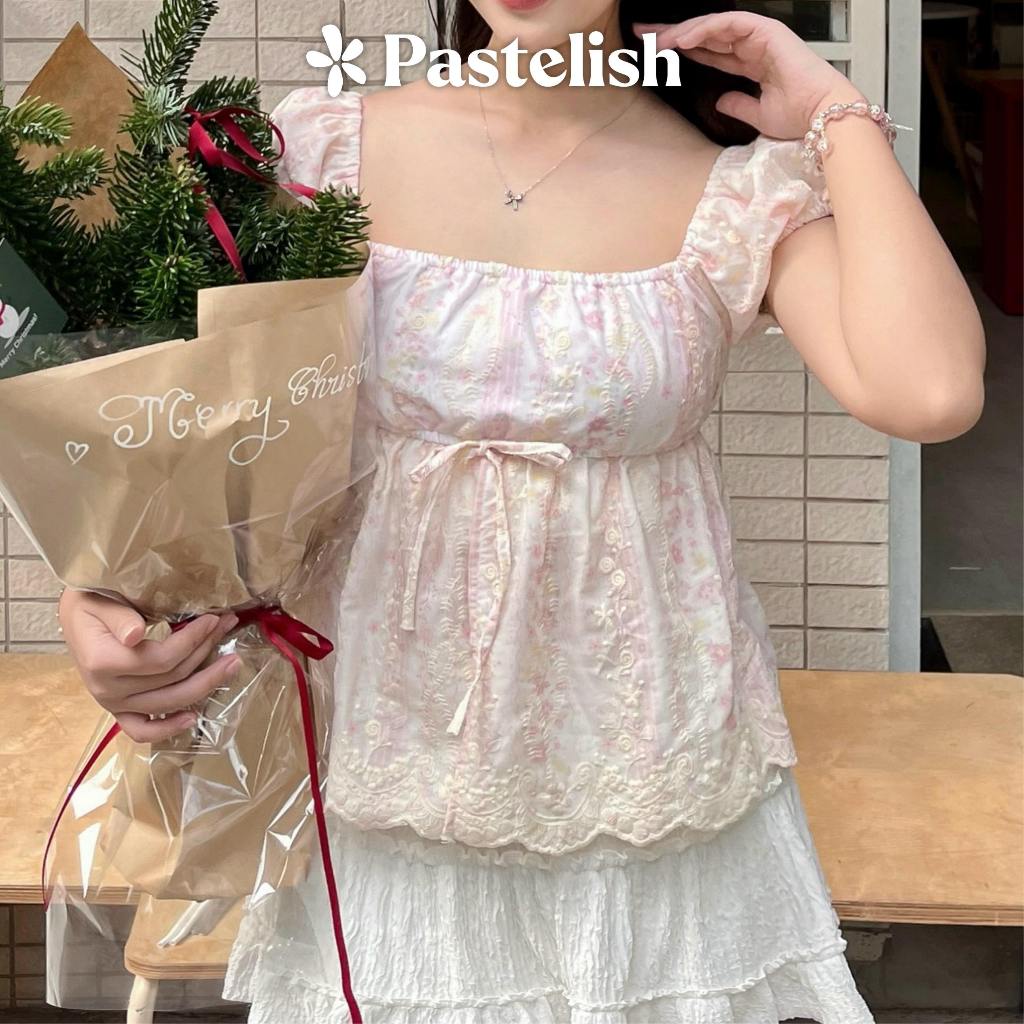 Áo babydoll hoa nhí xẻ tà, tay áo cách điệu, vải boi thêu hoa - Pastelish