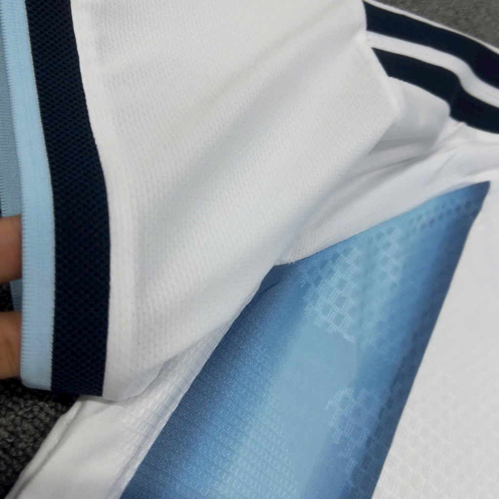In Tên Số - Bộ Quần Áo Bóng Đá Đội Tuyển Argentina Sân Nhà WC 2026 - Vải Polyester Gai Thái Cao Cấp - Messi số 10 mùa gi