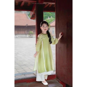 Set áo dài cách tân bé gái màu xanh nhạt phối quần trắng thiết kế nhẹ nhàng thanh lịch cho bé và mẹ diện lễ tết