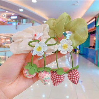 Scrunchies dây buộc tóc chùm dâu xinh xắn phong cách Hàn Quốc